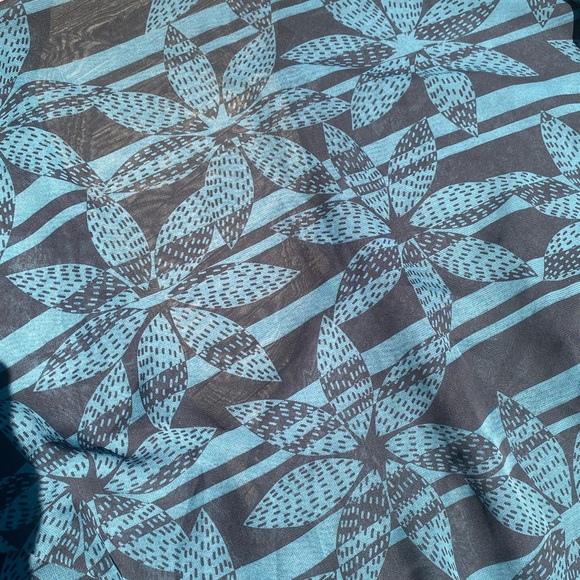 Lularoe Shirley Kimono cover up green black semi-sheer tropical floral sz Medium - Picture 10 of 10